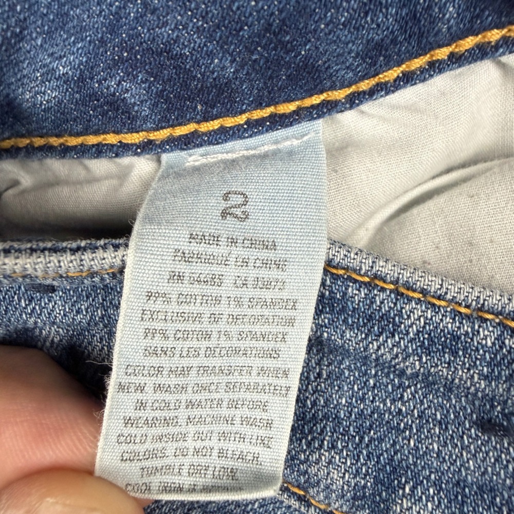 American Eagle Stretch Denim Bermuda Shorts Blue Distressed Raw Hem Womens Size2 - Picture 5 of 6